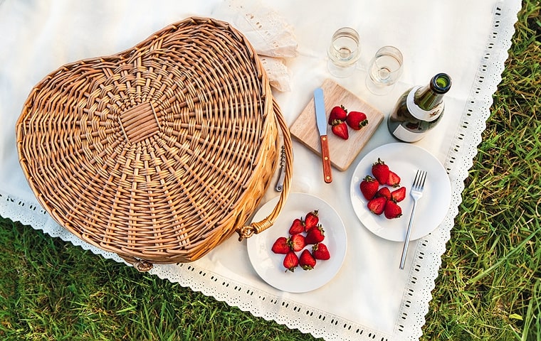 Plan the Picture Perfect Patio Picnic | Kathy Kuo Home